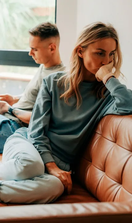 Pic-4-Avoidant-attachment-shows-emotional-distance-and-discomfort-with-deep-vulnerability. 1