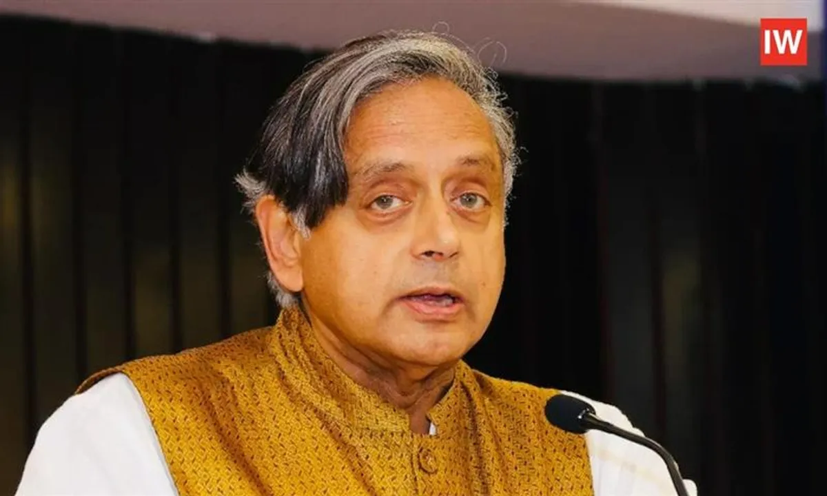  Shashi Tharoor Criticises Move to Rename Kerala Keralam