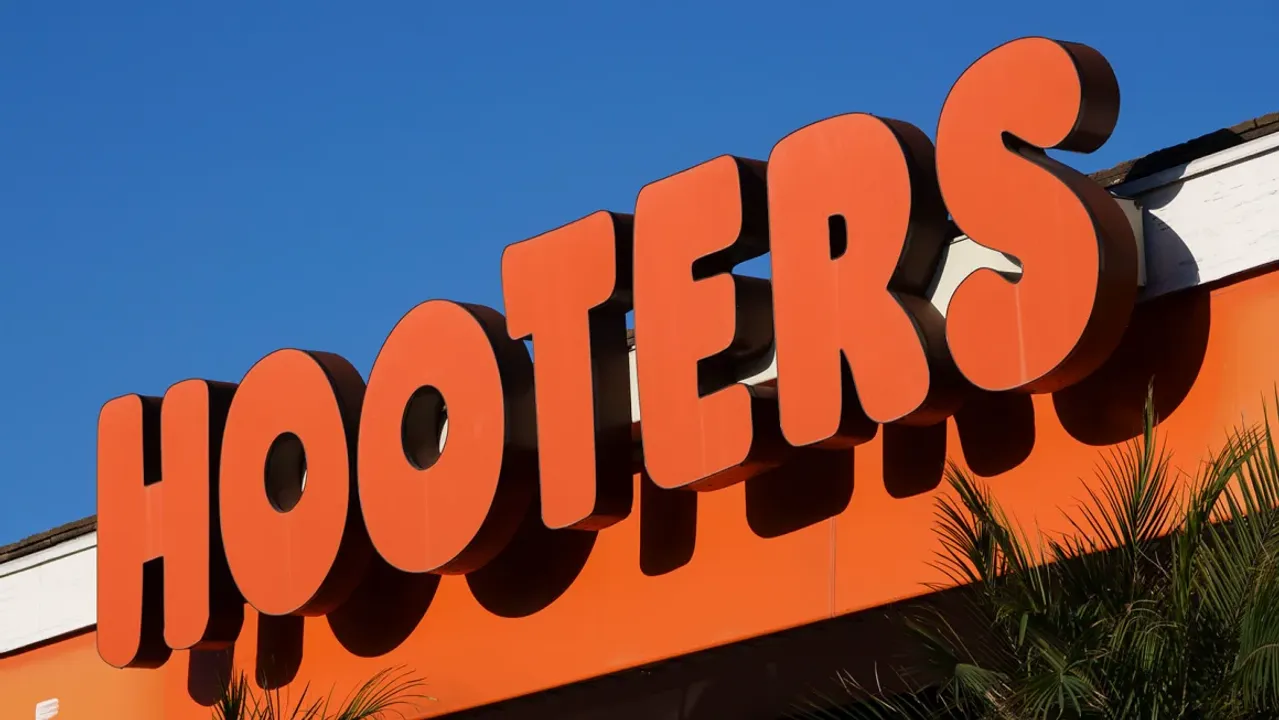 hooters