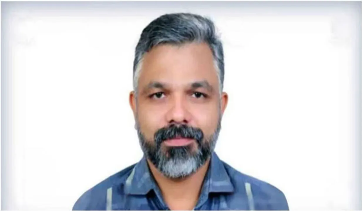ഇൻഡോറിൽ വച്ചു ഹൃദയാഘാതം; പത്തനംതിട്ട നഗരസഭാ സെക്രട്ടറി അന്തരിച്ചു