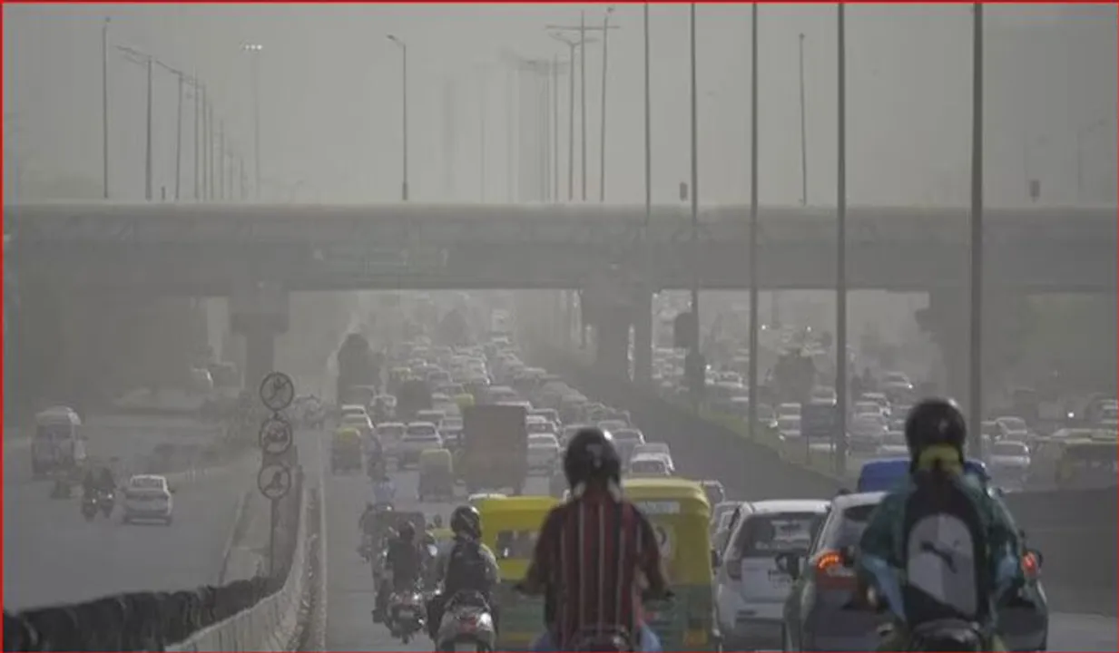 ശ്വാസം മുട്ടി ഡല്‍ഹി; വായു മലിനീകരണം രൂക്ഷം, സ്‌കൂളുകള്‍ക്ക് അവധി