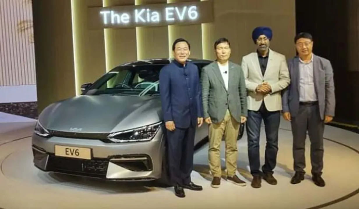 കിയ ഇന്ത്യ EV6 ഇലക്ട്രിക് ക്രോസ്ഓവർ ഇന്ത്യയിൽ അവതരിപ്പിച്ചു
