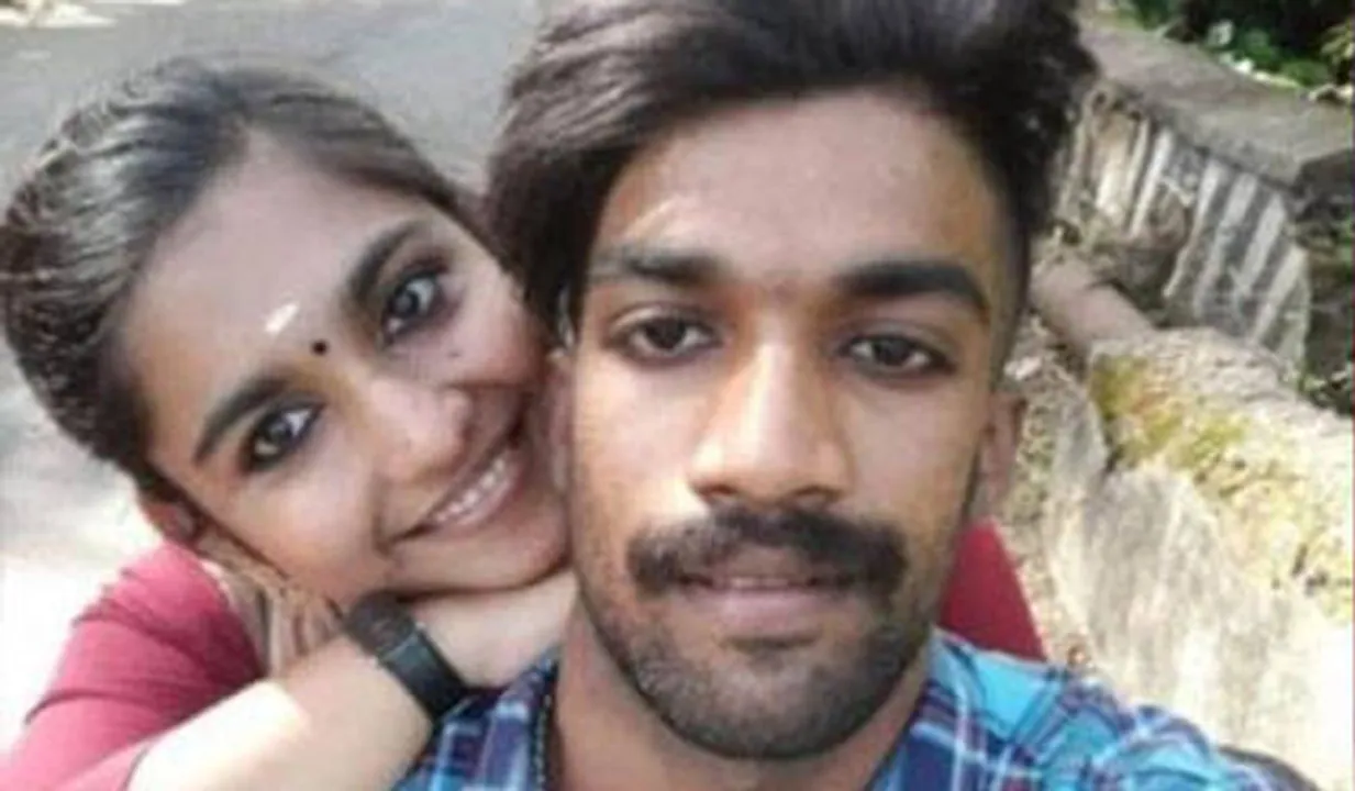 ഷാരോണ്‍ വധക്കേസ് വിചാരണ തമിഴ്‌നാട്ടിലേക്ക് മാറ്റില്ല; ഗ്രീഷ്മയ്ക്ക് സുപ്രീം കോടതിയില്‍ തിരിച്ചടി