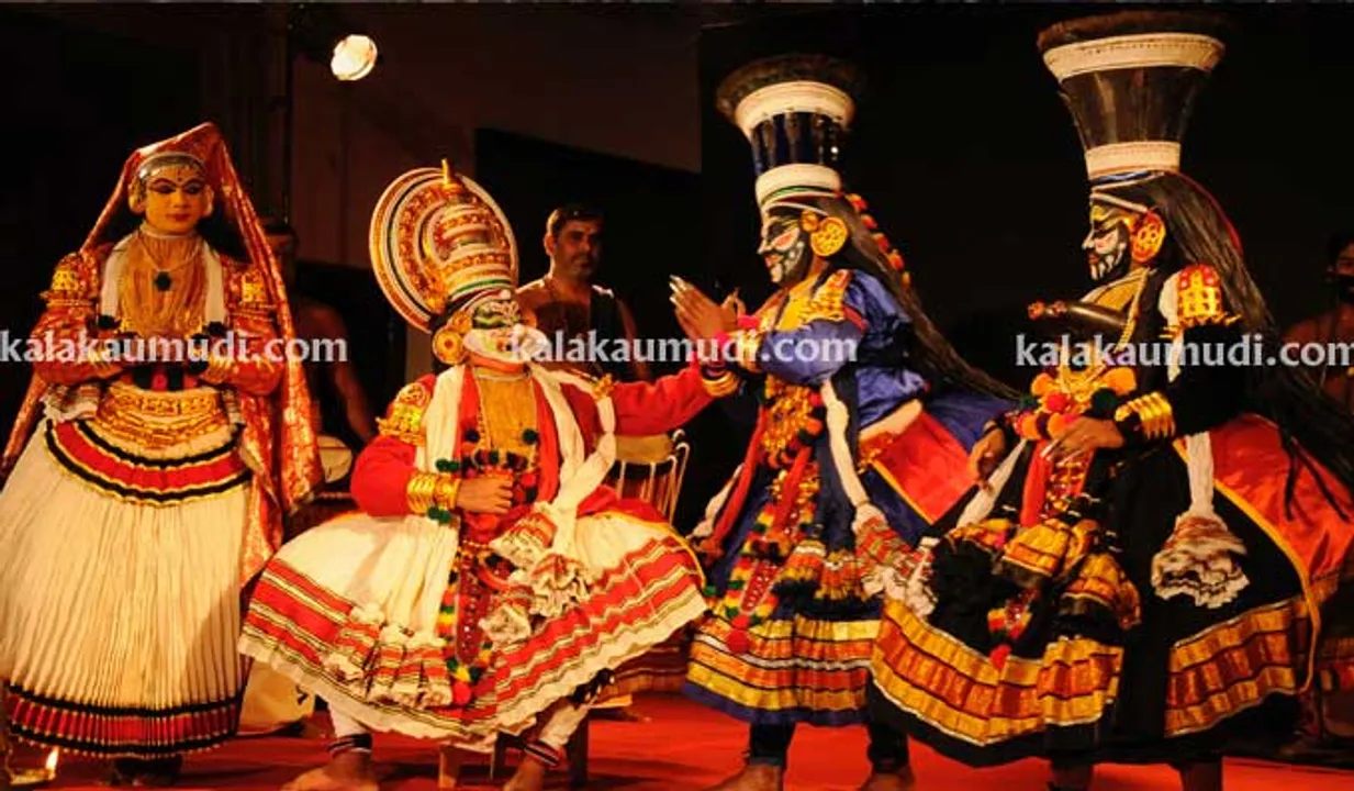 കോട്ടയ്ക്കകം ലെവിഹാളിൽ 'കിംഗ് ലെയർ' കഥകളി ആവിഷ്കാരം 