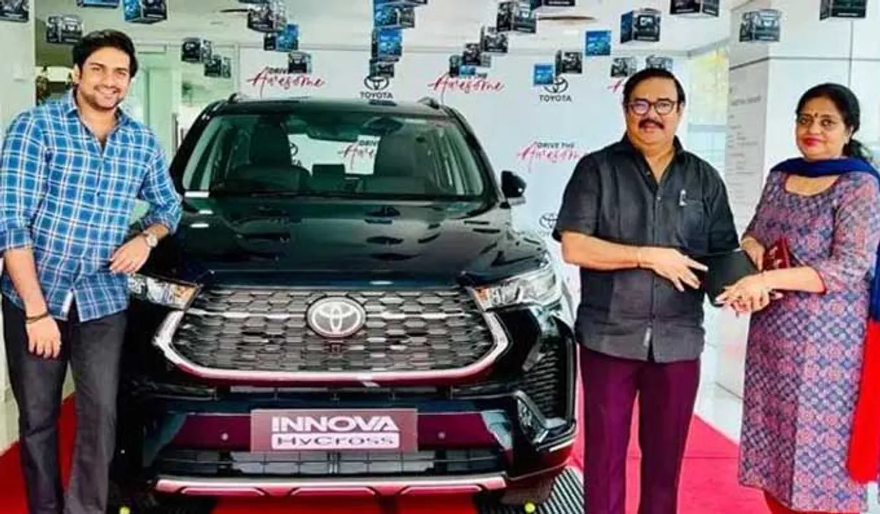ഇന്നോവ ഹൈക്രോസ് സ്വന്തമാക്കി നടന്‍ മണിയന്‍പിള്ള രാജു