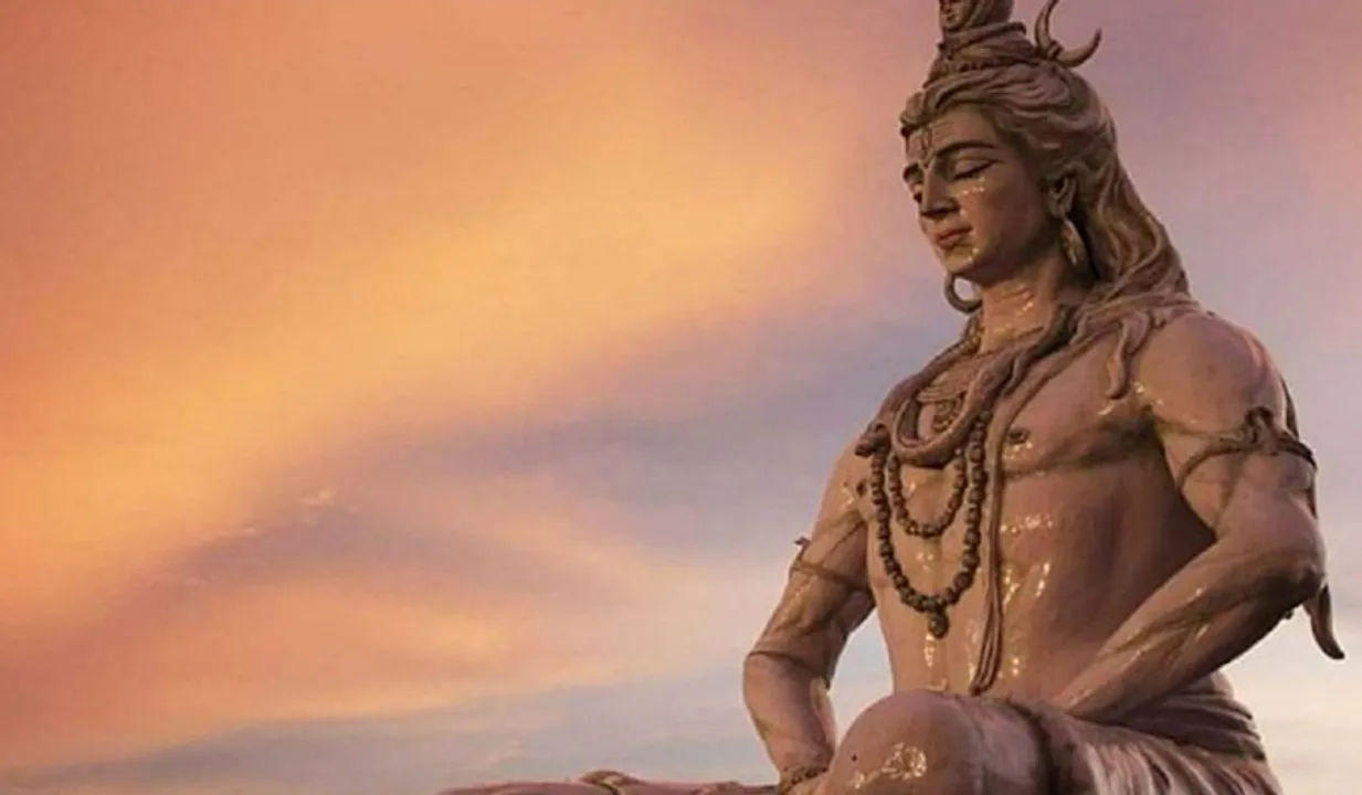 ഇന്ന് മഹാശിവരാത്രി; ബലി തര്‍പ്പണത്തിനൊരുങ്ങി ആലുവ മണപ്പുറം