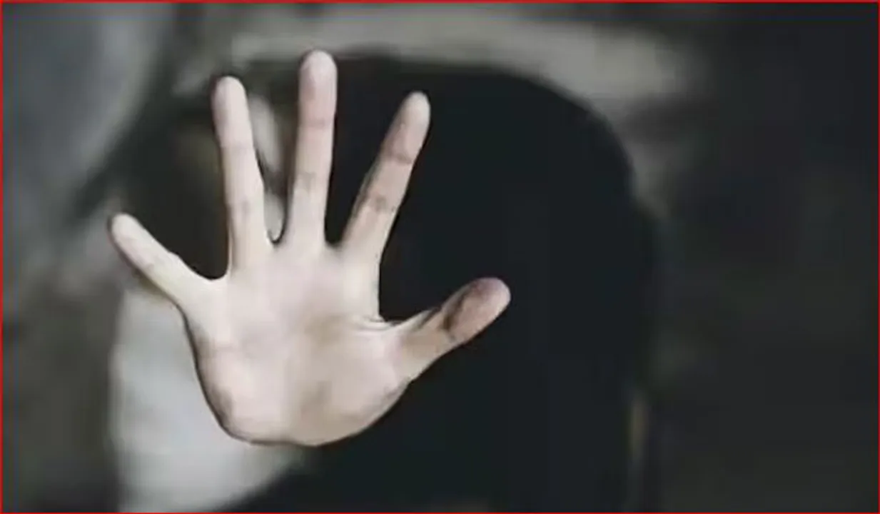 ഹോംസ്റ്റേ ജീവനക്കാരിയെ കൂട്ടബലാത്സംഗം ചെയ്തു; ഭീഷണിപ്പെടുത്തി, 5 പേര്‍ അറസ്റ്റില്‍