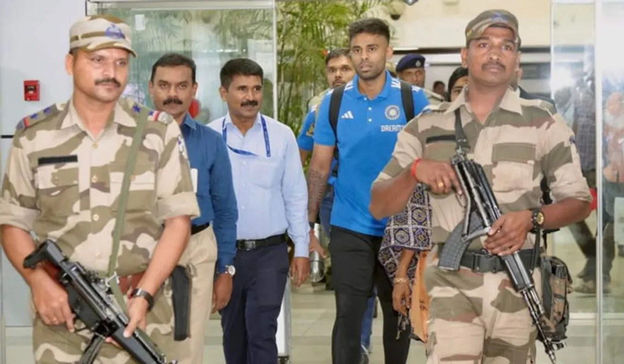 രണ്ടാം ടി20 മത്സരത്തിനായി ഇന്ത്യയും ഓസ്‌ട്രേലിയയും തിരുവനന്തപുരത്ത് എത്തി