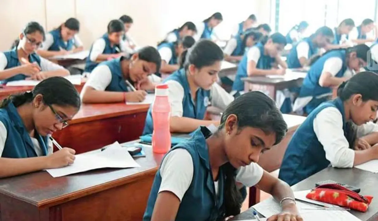 ഹയർ സെക്കൻഡറിക്കൊപ്പം ഹൈസ്കൂൾ പരീക്ഷ; തീരുമാനം പിൻവലിച്ച് പൊ​തു​വി​ദ്യാ​ഭ്യാ​സ വ​കു​പ്പ്, സർക്കുലർ പുറത്ത്