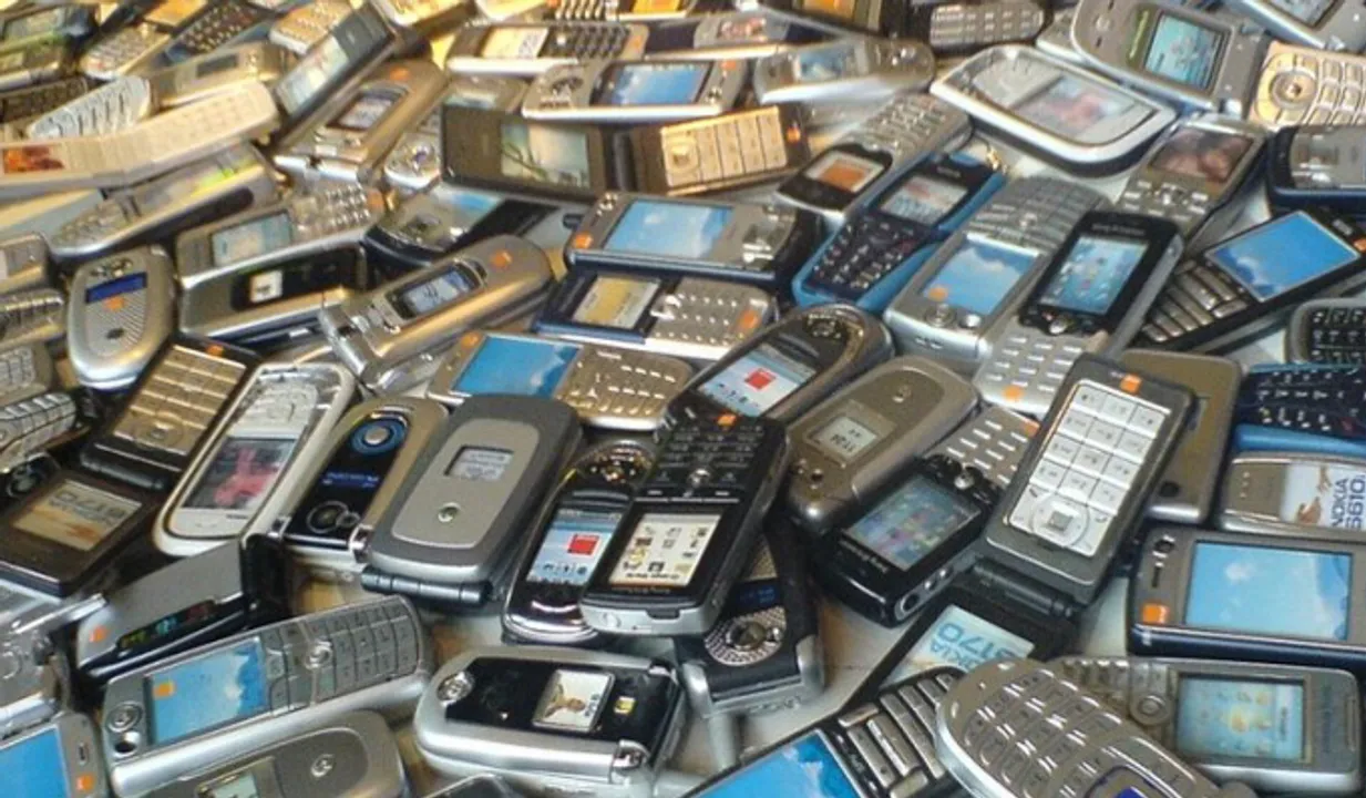 പഴയ ഫോൺ നിങ്ങൾളുടെ വീട്ടിൽ ഉണ്ടോ ? എങ്കിൽ നിങ്ങൾ ലക്ഷപ്രഭു