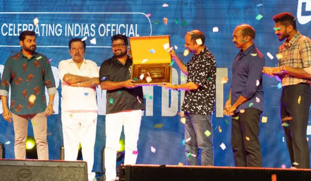 2018 എവരി വണ്‍ ഈസ് എ ഹീറോ, അണിയറപ്രവര്‍ത്തകര്‍ക്ക് ആദരം, ഡിഎന്‍എഫ്ടി പുറത്തിറക്കി