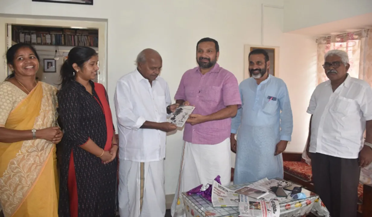 അമ്മയുടെയും മകളുടെയും പുസ്തകങ്ങളുടെ പ്രകാശനം ഒരേ വേദിയില്‍