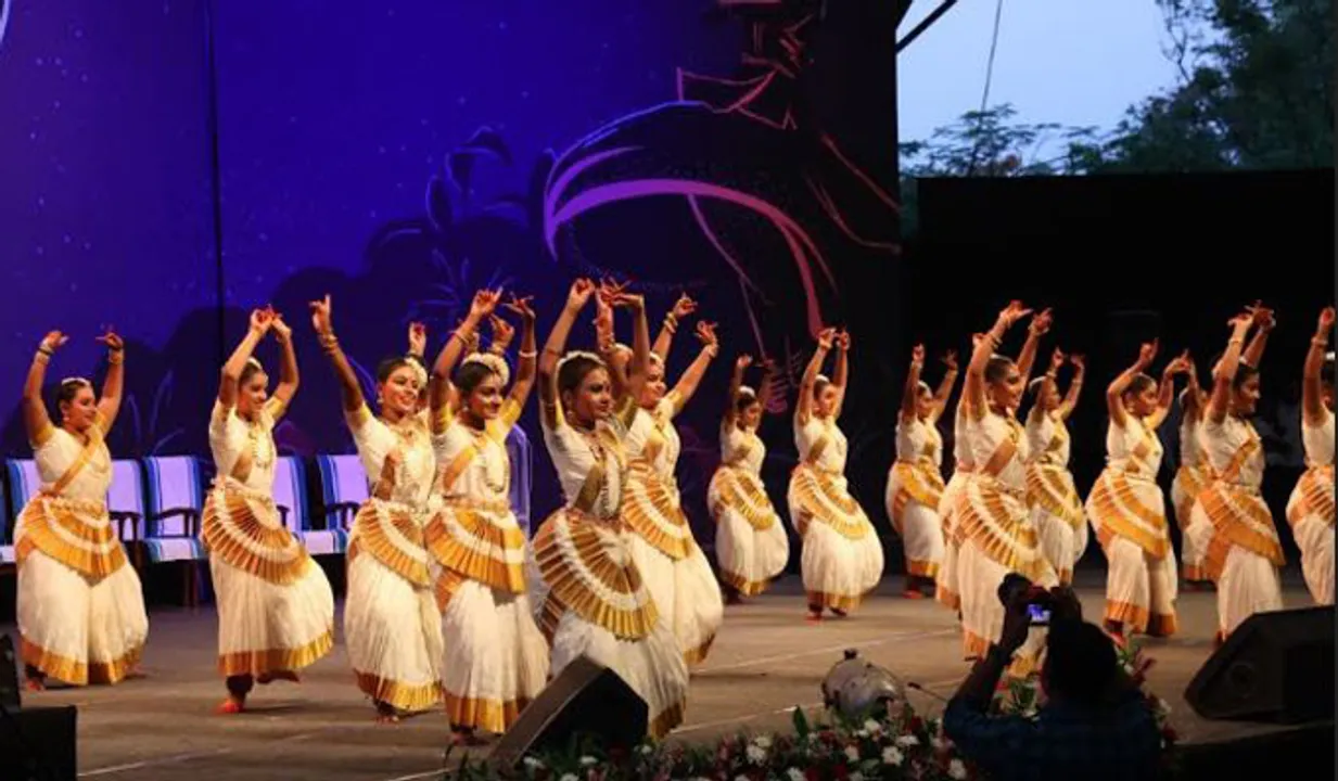 നിശാഗന്ധി നൃത്തോത്സവത്തിന് അരങ്ങുണര്‍ന്നു, പുരസ്‌കാരം ഡോ.രാജാ രാധാ റെഡ്ഡിമാര്‍ക്ക്