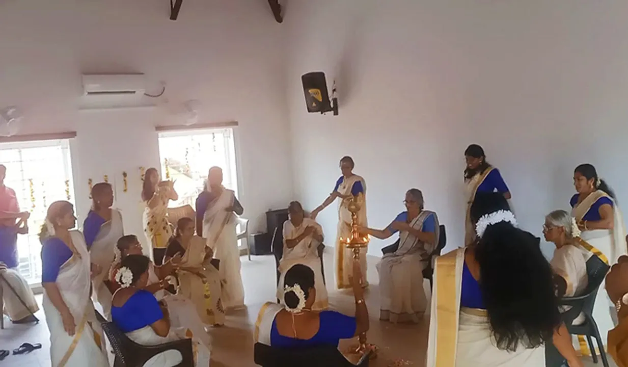 പ്രായം വെറും അക്കമല്ലേ, ചെയര്‍ തിരുവാതിര ഗംഭീരം!
