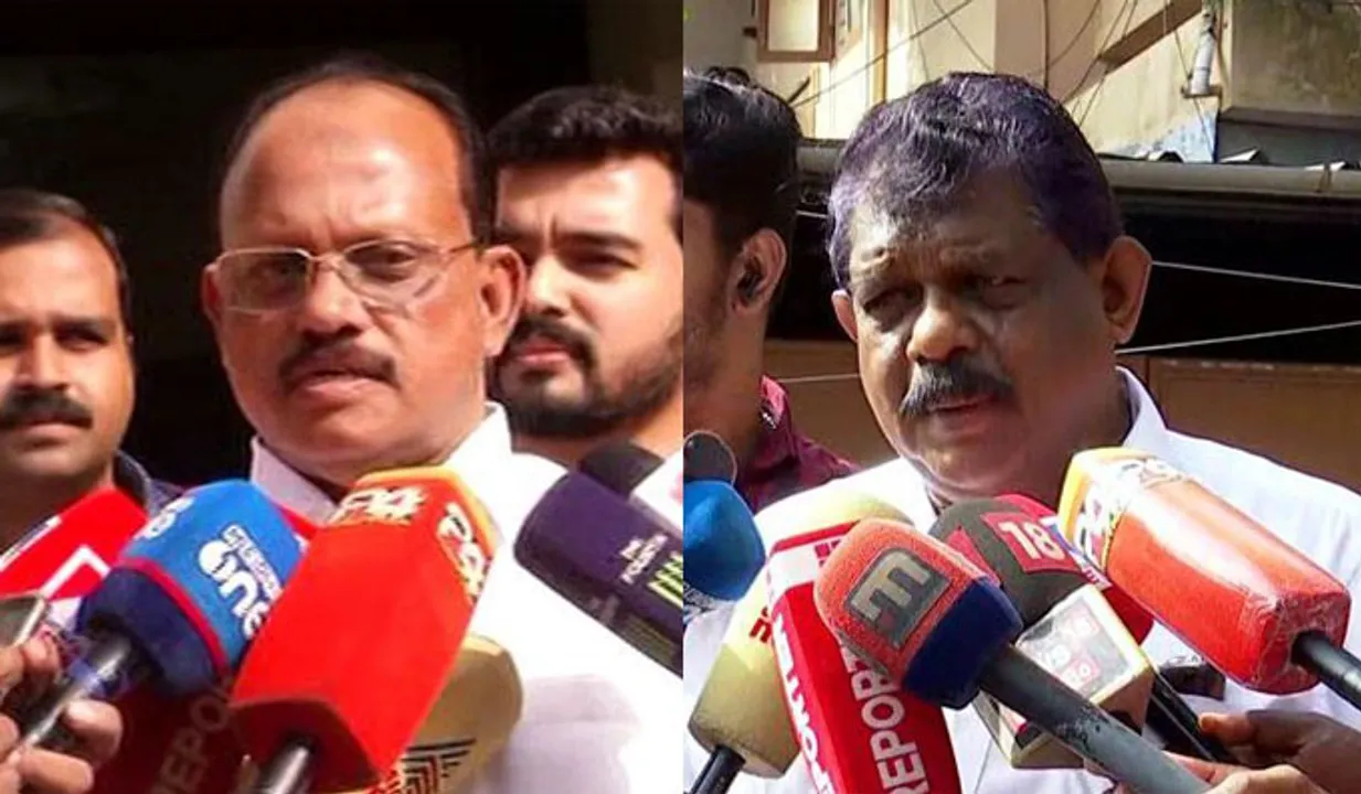 മന്ത്രിസഭയിൽ പുനഃസംഘടന; രാജിക്കത്ത് മുഖ്യമന്ത്രിക്ക് കൈമാറി ആന്റണി രാജുവും അഹമ്മദ് ദേവർകോവിലും