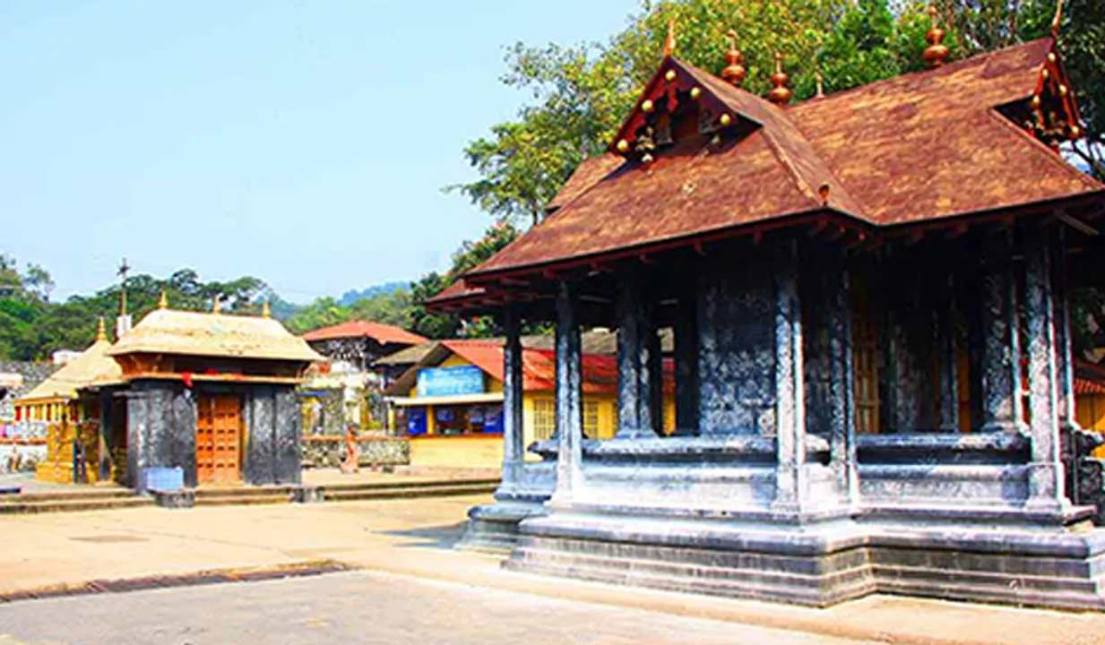  മാളികപ്പുറത്തെ വഴിപാടുകള്‍