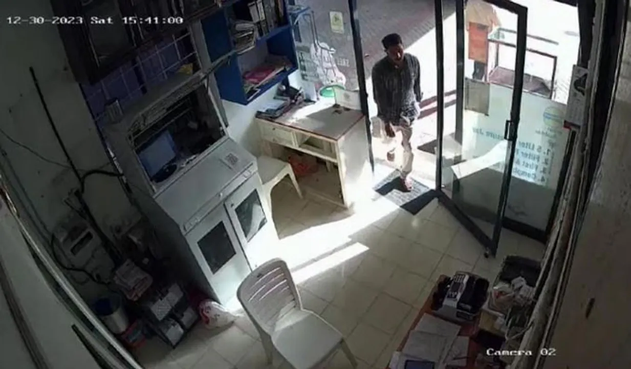 വെഞ്ഞാറമൂട്ടില്‍ പെട്രാള്‍ പമ്പില്‍ നിന്ന് പണം തട്ടിയെടുത്തു