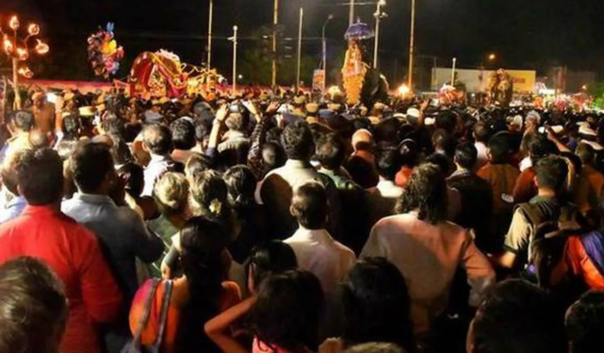 നവരാത്രി വിഗ്രഹങ്ങള്‍ ഇറക്കി പൂജ നടത്തുന്ന കല്ലുവിളാകം വീട്
