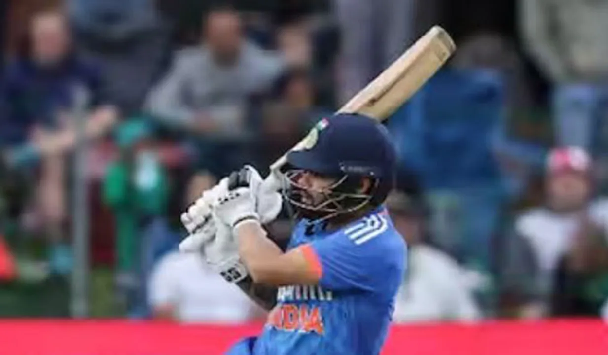 മഴ കളിച്ചു; രണ്ടാം മത്സരം നിര്‍ത്തിവച്ചു; ഇന്ത്യയ്ക്ക് 180 റണ്‍സ്