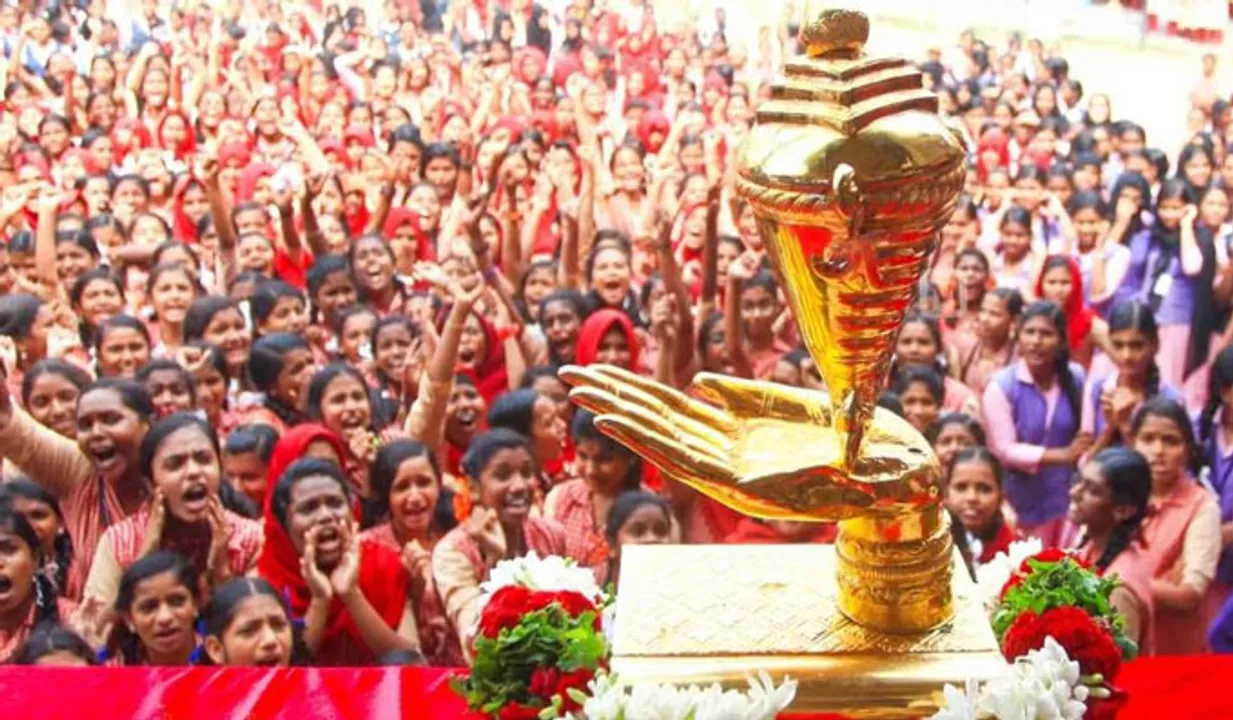 കൗമാരമേളയ്ക്ക് തിങ്കളാഴ്ച തിരശീല വീഴും;സ്വർണകപ്പ് ആർക്ക്? അവസാന മണിക്കൂറിലും ഇഞ്ചോടിഞ്ച് പോരാട്ടം