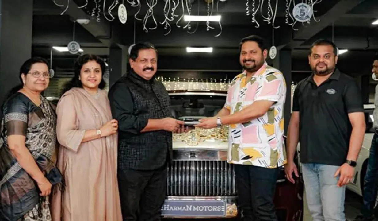 'ഗോസ്റ്റി'നെ സ്വന്തമാക്കി സോഹന്‍ റോയി; കരുത്തനാണ് ഈ പ്രേതം!