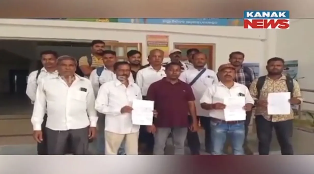  ତେଜୁଛି ସାମ୍ବାଦିକ ଓ ନୀଳଗିରି ଉପଜିଲ୍ଲାପାଳ ବିବାଦ ; ଧାରଣାରେ ସାମ୍ବାଦିକ ସଙ୍ଗଠନ