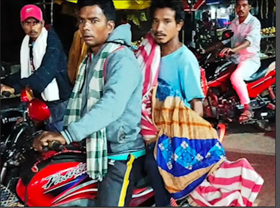  ପାଖରେ ଆମ୍ବୁଲାନ୍ସ ପାଇଁ ଅର୍ଥ ନଥିଲା; ବାଧ୍ୟରେ ବାଇକରେ ବୋହିଲେ ଶବ