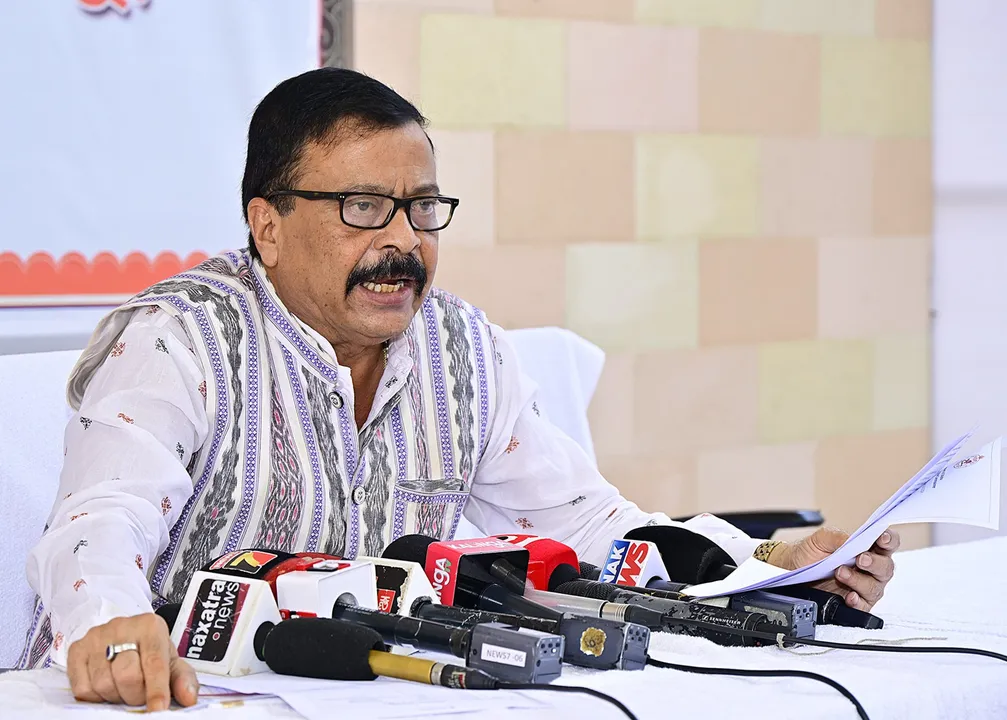  ଜମି ବିକ୍ରି ପ୍ରକ୍ରିୟାକୁ ପୂର୍ବ ସରକାର ବିଗାଡିଦେଇ ଯାଇଛନ୍ତି; ଆମେ ତାକୁ ସୁଧାରିବୁ ; ସୁରେଶ ପୂଜାରୀ