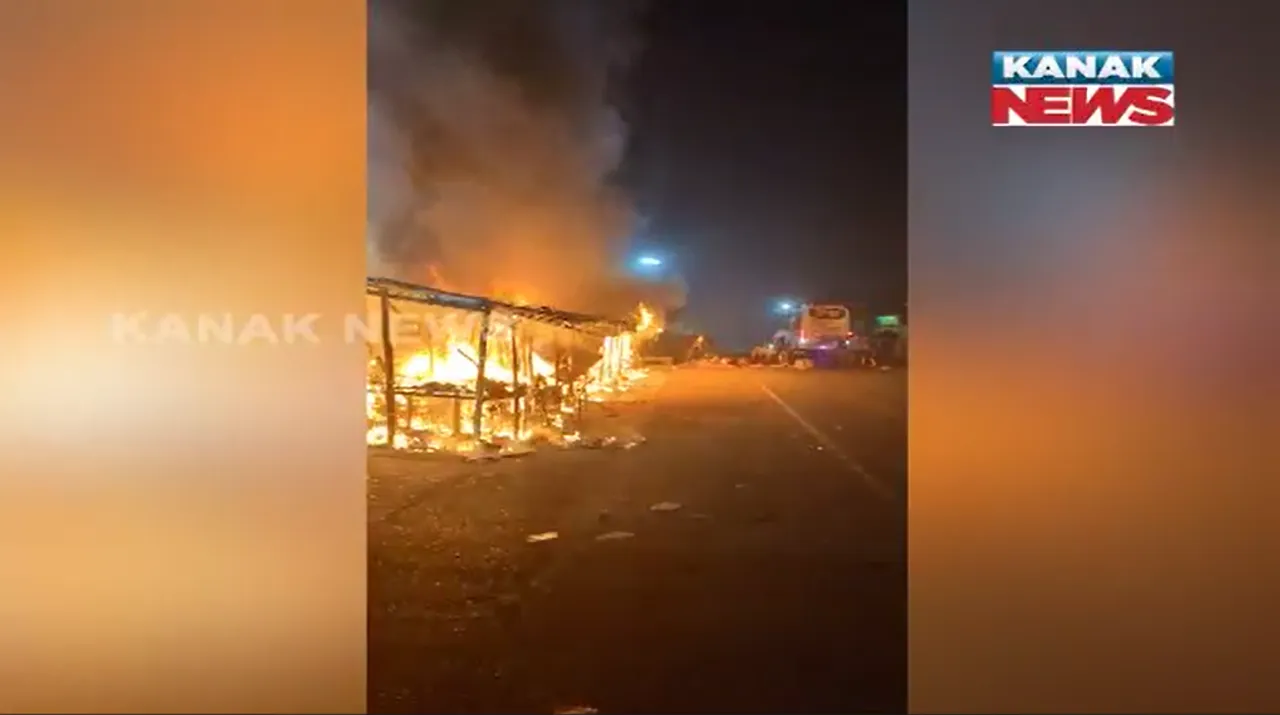  ହୁତୁ ହୁତୁ ହୋଇ ଜଳିଗଲା ସବୁ ଦୋକାନ ; ନିଆଁ ଲିଭାଇବାକୁ ନାକେଦମ୍ ଦମକଳ ବାହିନୀ