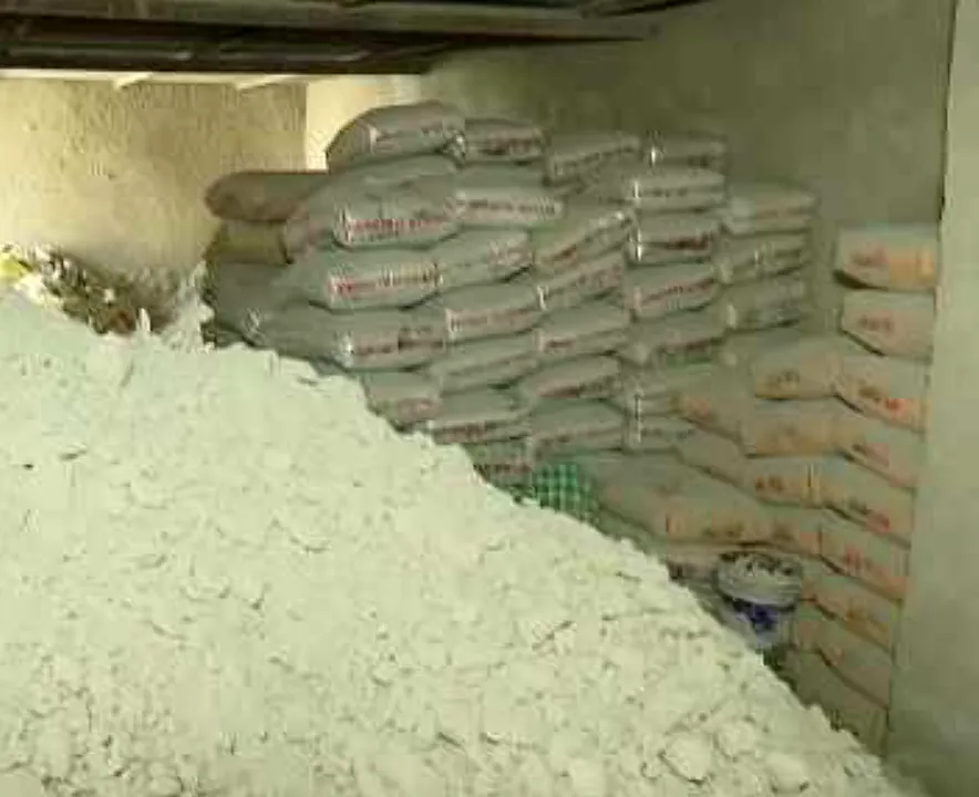 Cement  Photograph: (kanaknews) 