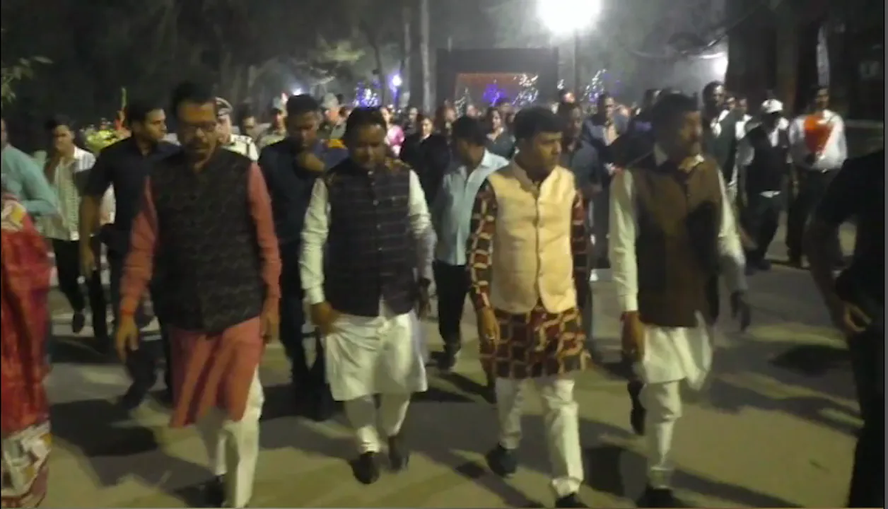  ମୁଖ୍ୟମନ୍ତ୍ରୀ ଯାଉଥିଲେ, କଡରେ ଖସିପଡିଲା ଡ୍ରୋନ୍ ;  ଝାରସୁଗୁଡ଼ା ଗସ୍ତବେଳେ ଅଘଟଣ