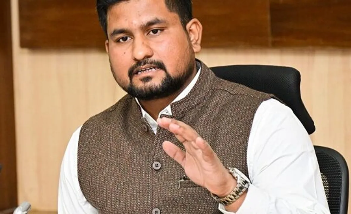  Photograph: (kanaknews) 
