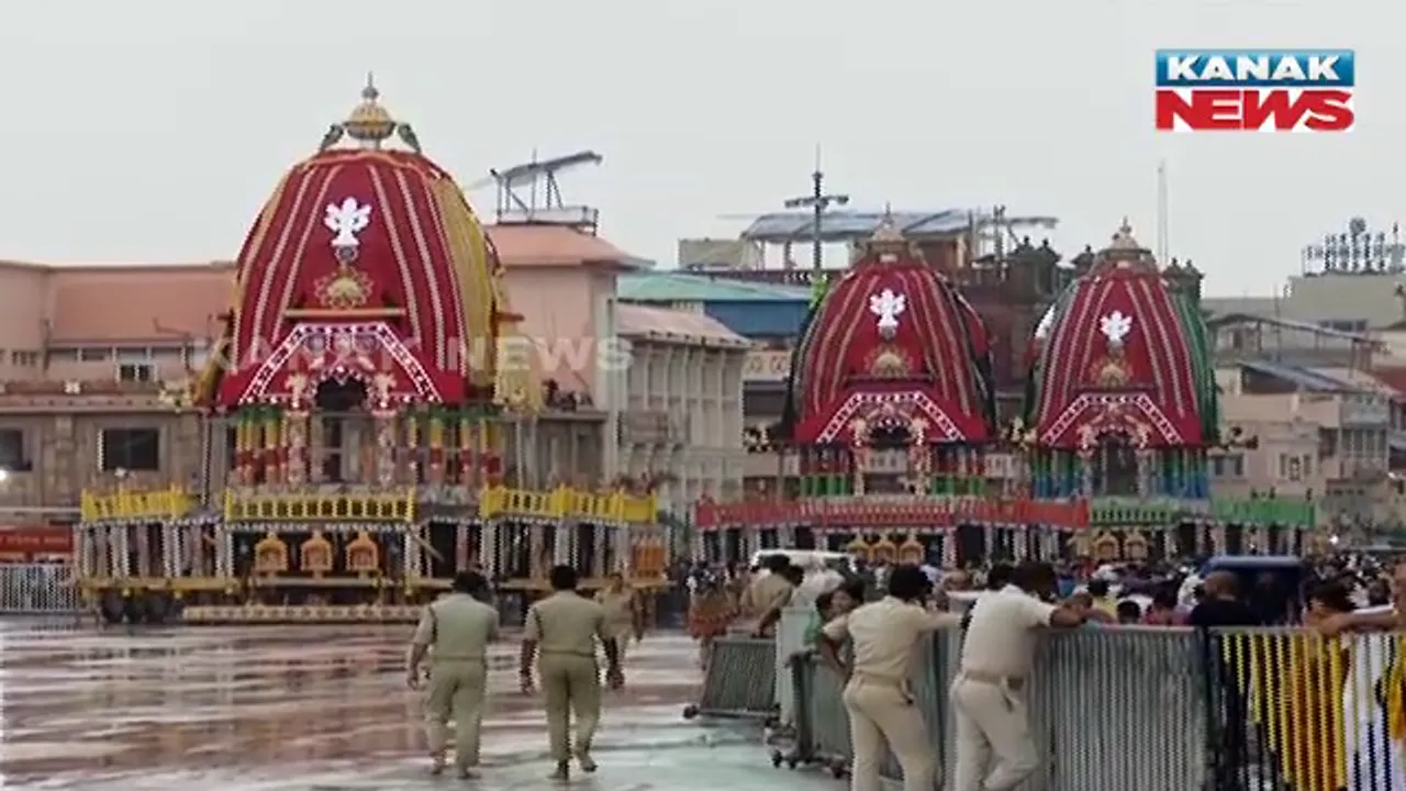  ରଥ ପ୍ରସ୍ତୁତ ପଥ ପ୍ରସ୍ତୁତ Photograph: (Kanak News) 