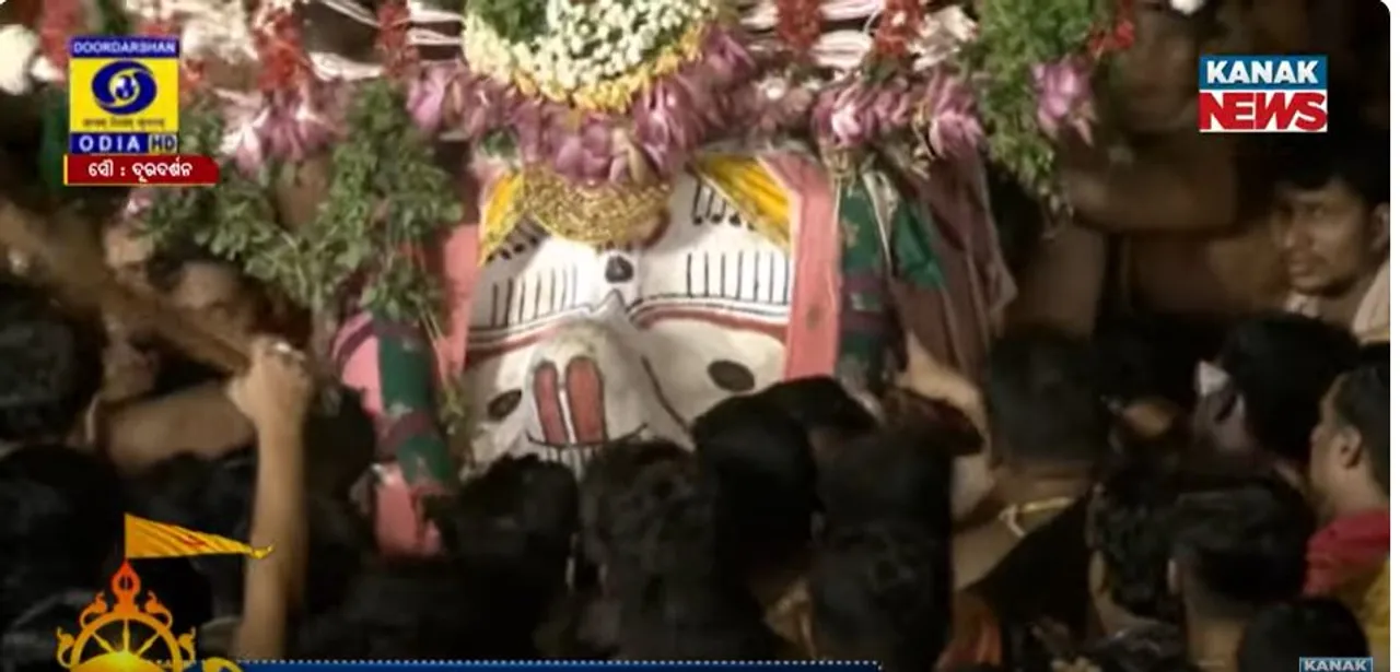  ଚାଲିଛି ବଳଭଦ୍ରଙ୍କ ଆଡ଼ପ ବିଜେ । ଶଙ୍ଖୁଳି ଆଣୁଛନ୍ତି ସେବାୟତ, ଭକ୍ତିରେ ବିଭୋର ଭକ୍ତ