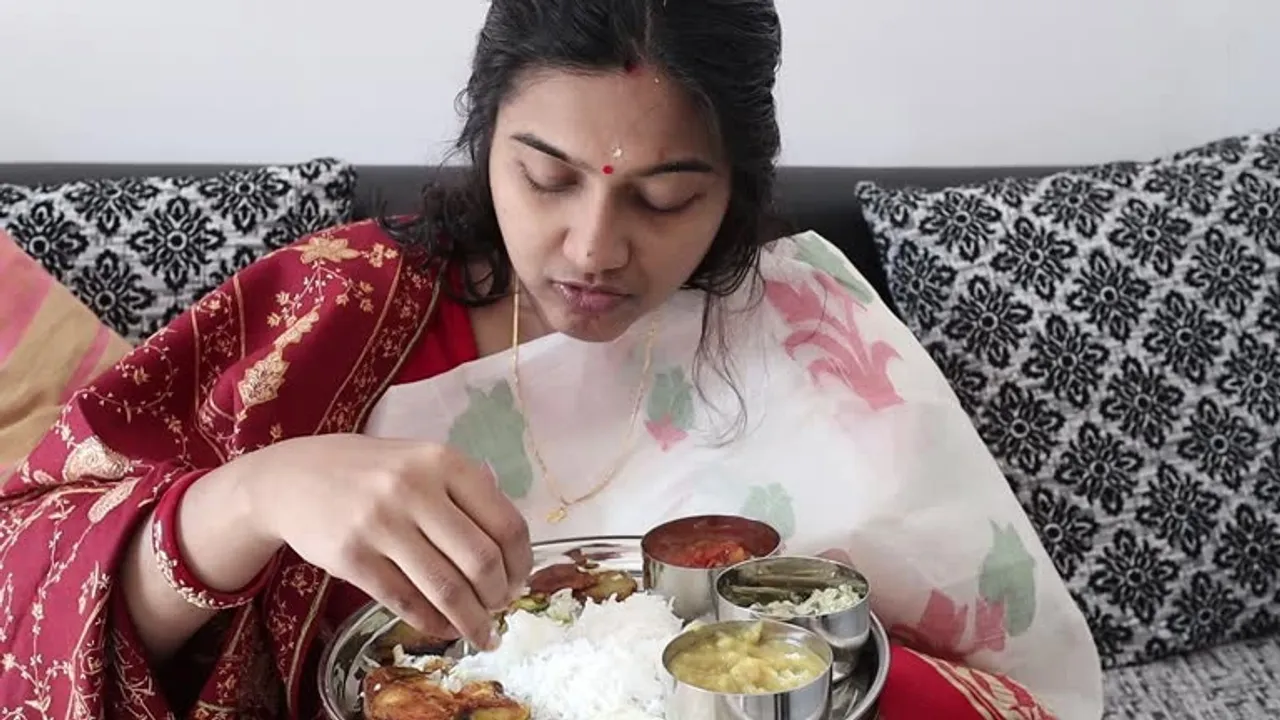 କେଉଁ ସମୟରେ ଖାଦ୍ୟ ଖାଇଲେ ହୋଇପାରେ ମେଦବହୁଳତା ? ଜାଣନ୍ତୁ କିଛି ବିଶେଷ କଥା
