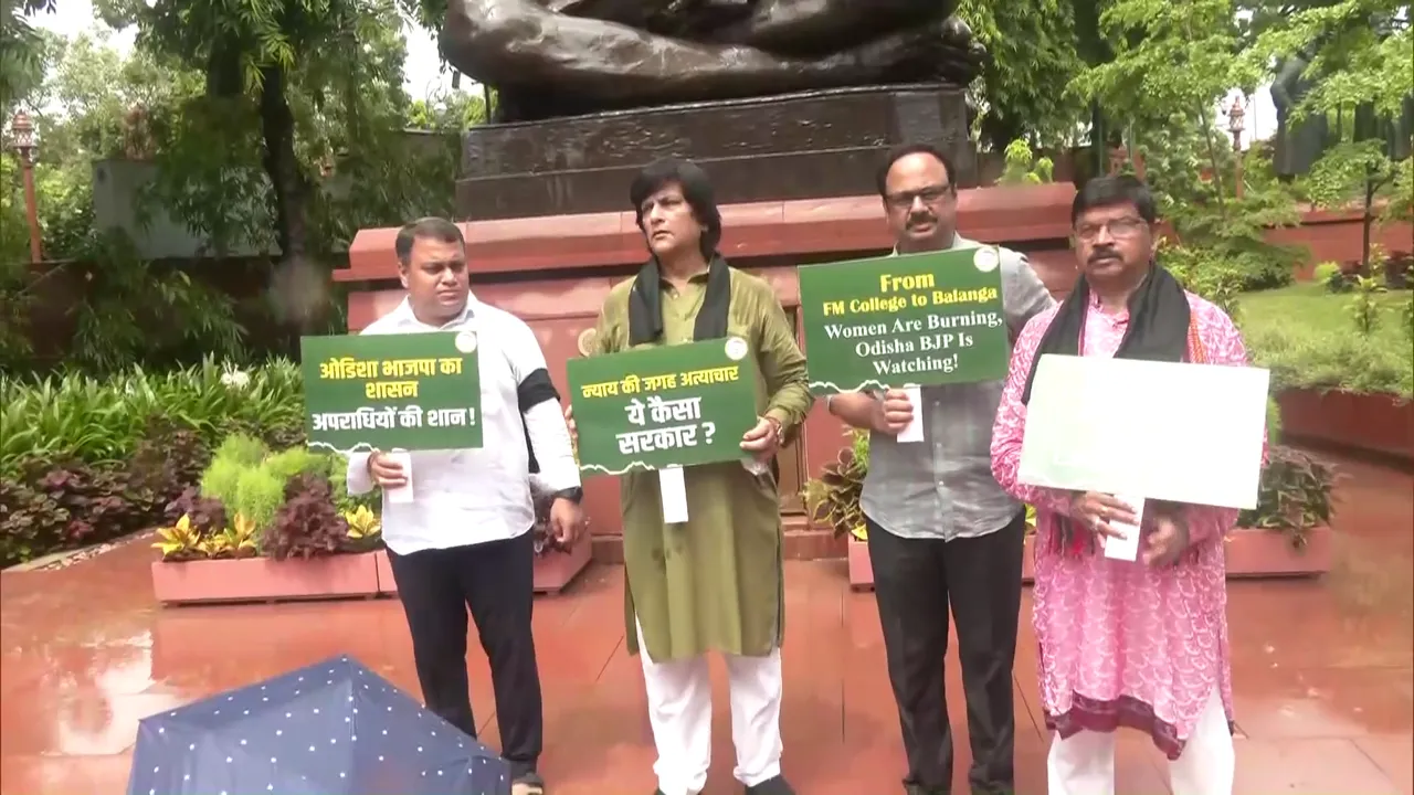  BJD PROTEST Photograph: (KANAK NEWS) 