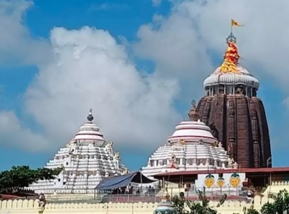  ଚୋରି ହୋଇସାରିବା ପରେ ତାଲା ଖୋଜା ହେଉଛି ; ଶ୍ରୀମନ୍ଦିର ପ୍ରଶାସନର ଅଜବ ନୀତି