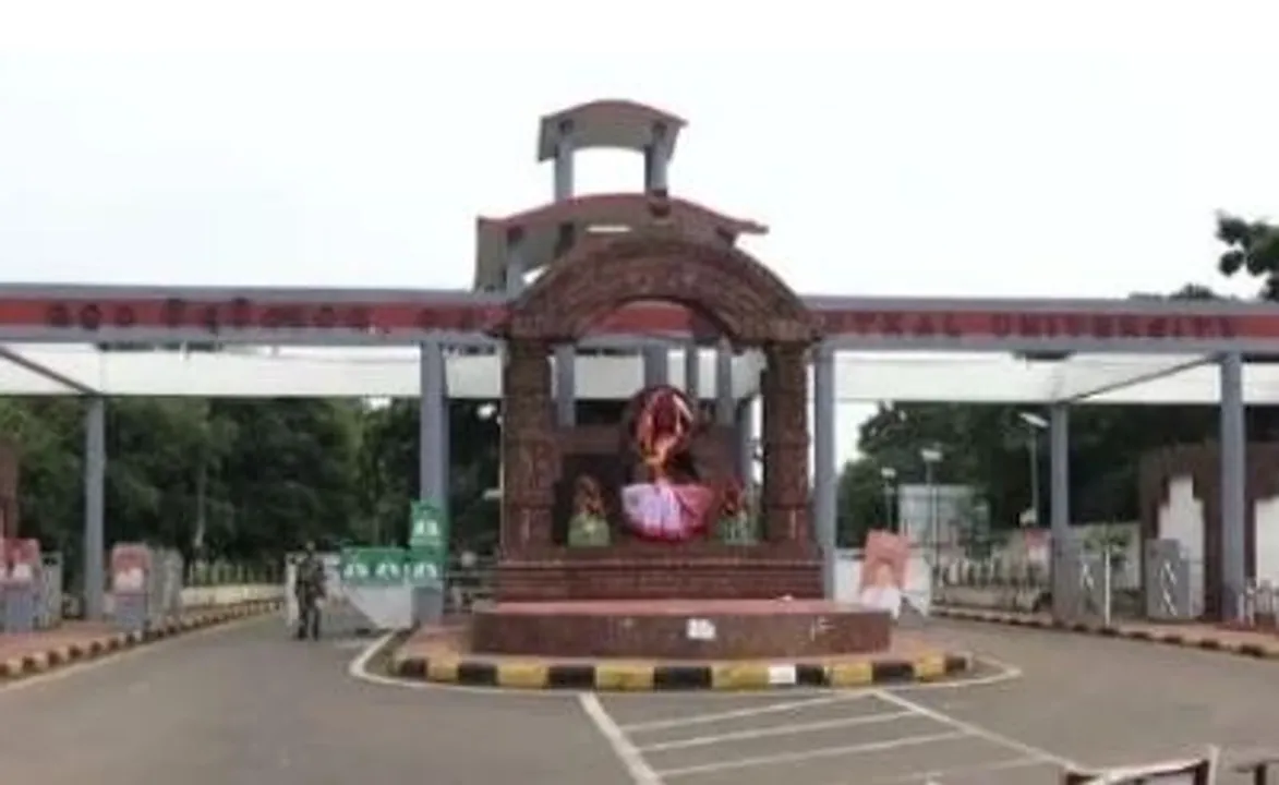  Photograph: (KANAKNEWS) 