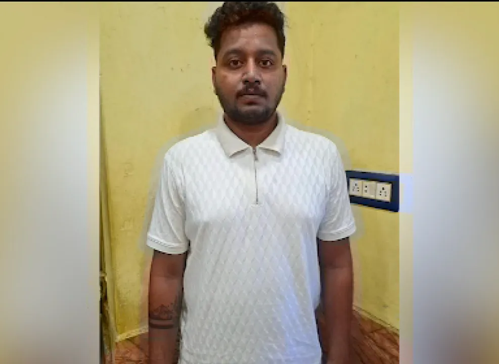  ଜେଲକୁ ଭେଟିବାକୁ ଆସିଥିଲେ ; ବାନ୍ଧିପକାଇଲା ପୁଲିସ