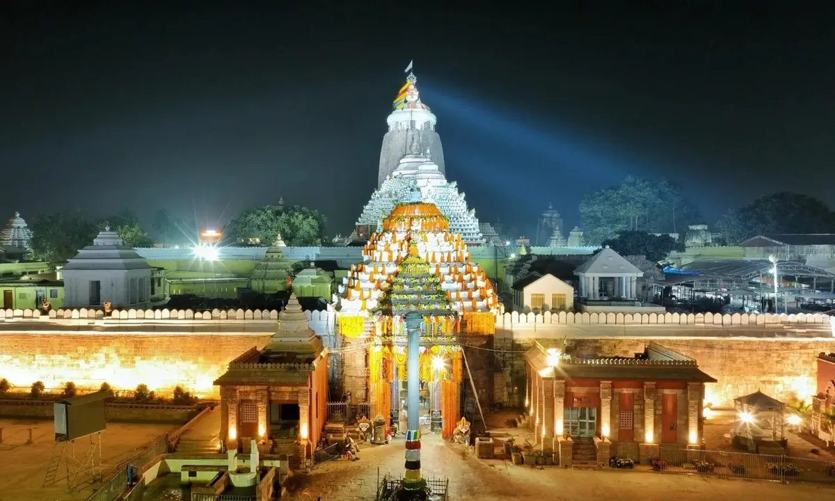  ପୁଣି ଶ୍ରୀମନ୍ଦିରରେ ହିଡେନ୍ କ୍ୟାମେରା ; ଫଟୋ ଉଠାଇବା ବେଳେ ଧରାପଡ଼ିଲେ ପର୍ଯ୍ୟଟକ