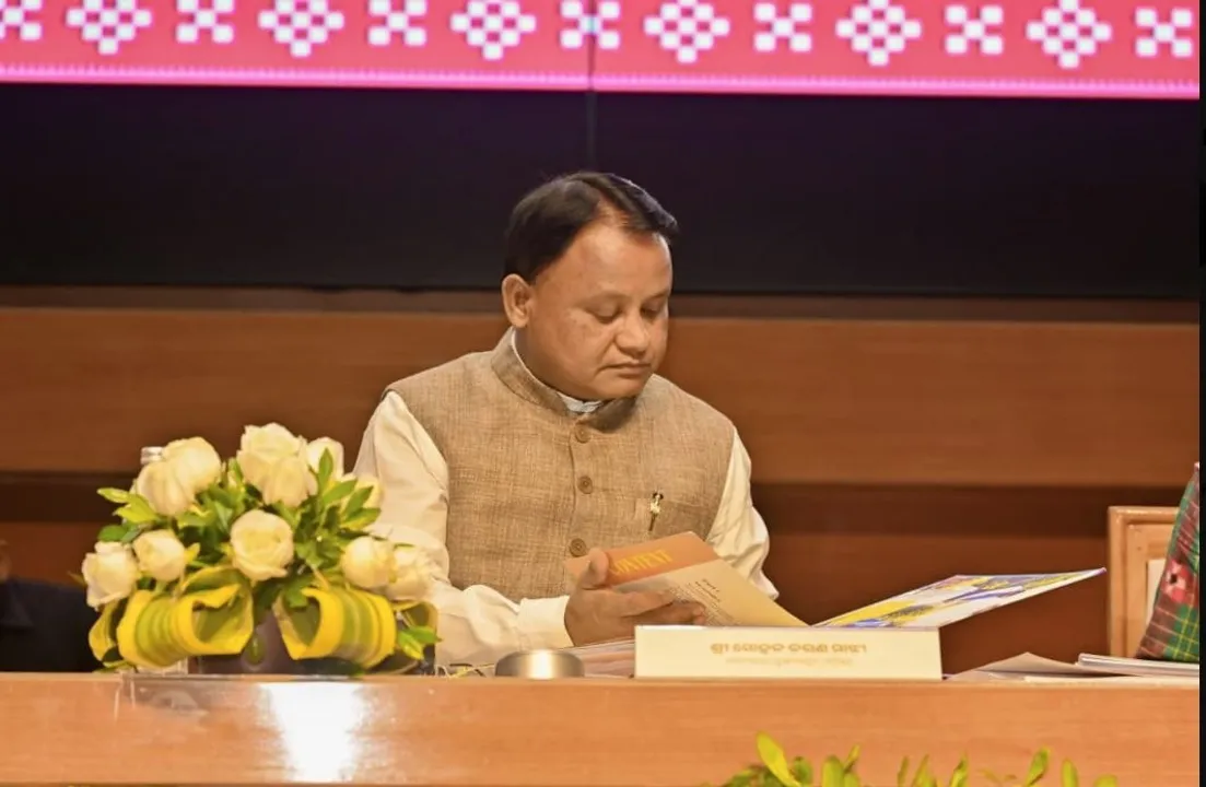  ରାଜ୍ୟରେ ସାର ସଂକଟକୁ ନେଇ ମୁଖ୍ୟମନ୍ତ୍ରୀଙ୍କ ସମୀକ୍ଷା ବୈଠକ, ଲୋକସେବା ଭବନରେ ସାର ଆବଣ୍ଟନ ସମ୍ପର୍କରେ ସମୀକ୍ଷା
