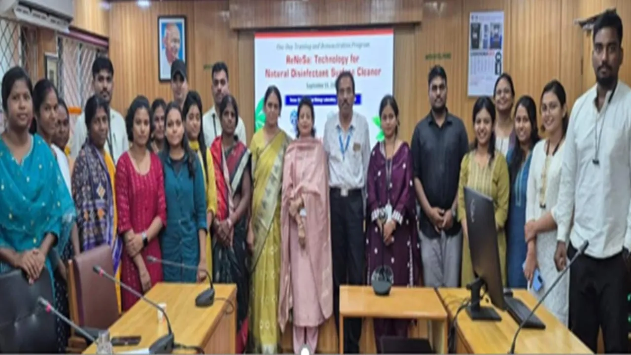  ଜୀବାଣୁନାଶକ ପୃଷ୍ଠ ସଫାକାରୀ ପାଇଁ ପ୍ରଯୁକ୍ତିବିଦ୍ୟା Photograph: (KanakNews) 