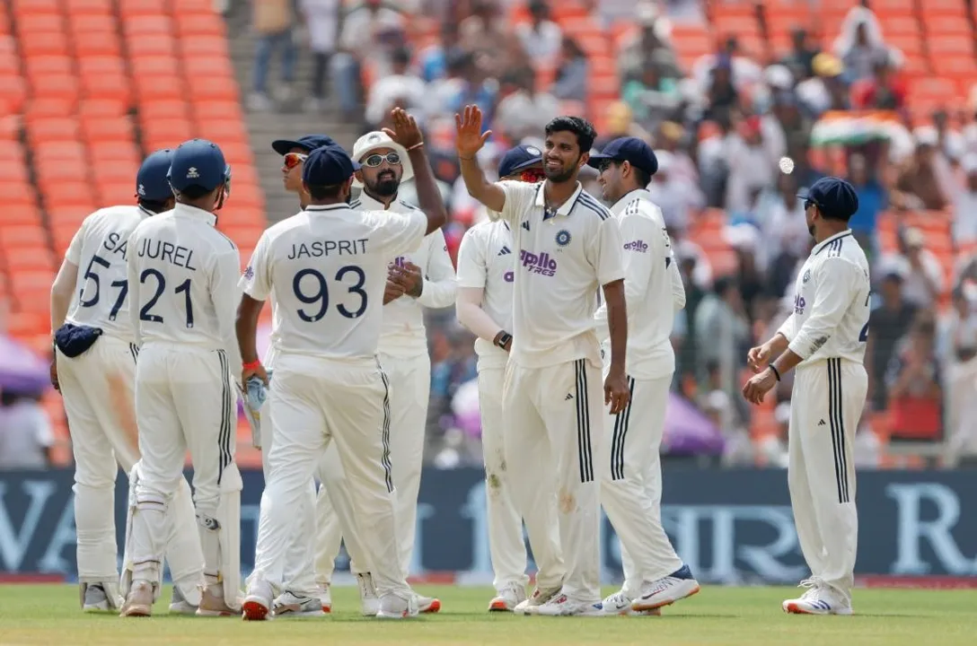  Photograph: (bcci) 