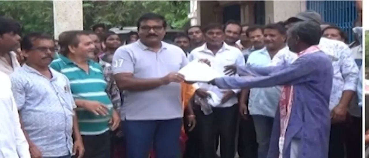  Politics Photograph: (kanak news) 