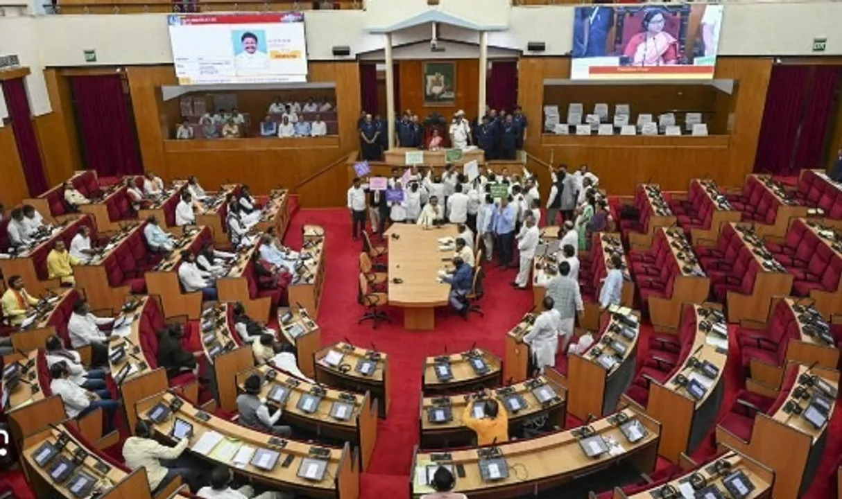  Photograph: (KANAKNEWS) 