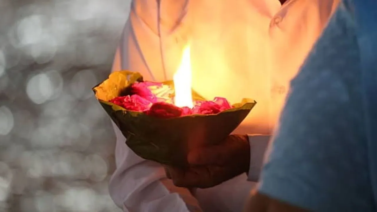 good luck sign Photograph: (Google) 