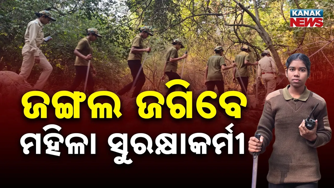  WOMEN Photograph: (KANAK NEWS) 