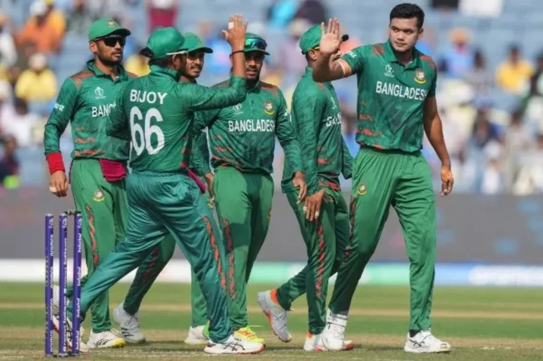  Bangladesh Team Photograph: (Kanak News) 