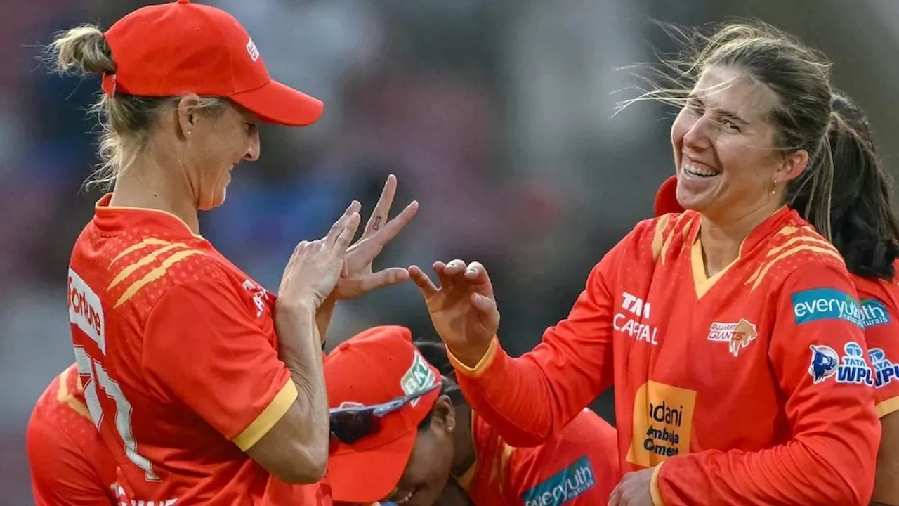  WPL: ୪୦ ଓଭରରେ ୪୦୪ ରନ୍‌, ୟୁପିକୁ ହରାଇଲା ଗୁଜରାଟ