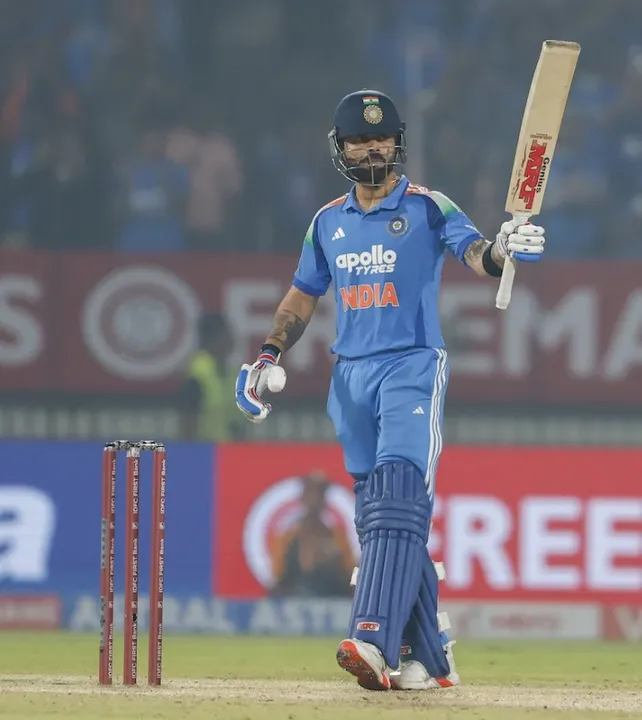  Virat Kohli Photograph: (Kanak News) 